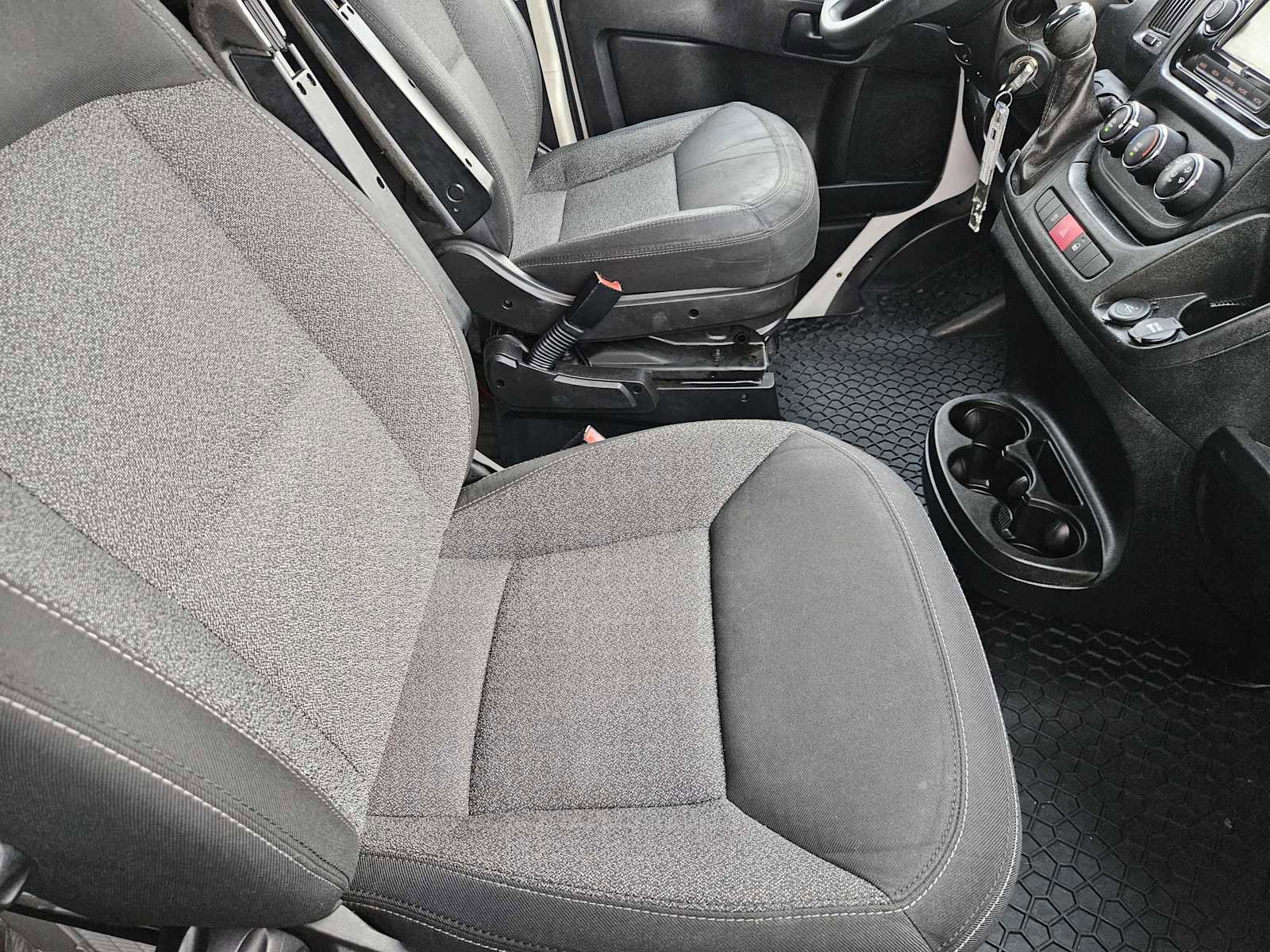 Used 2017 RAM ProMaster 1500 image 16