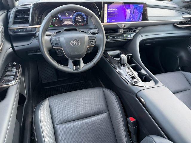Certified 2025 Toyota Crown Signia w/ Advanced Technology Package image 32