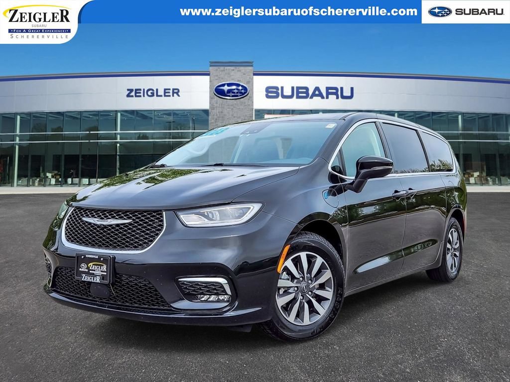 Used 2023 Chrysler Pacifica Touring-L