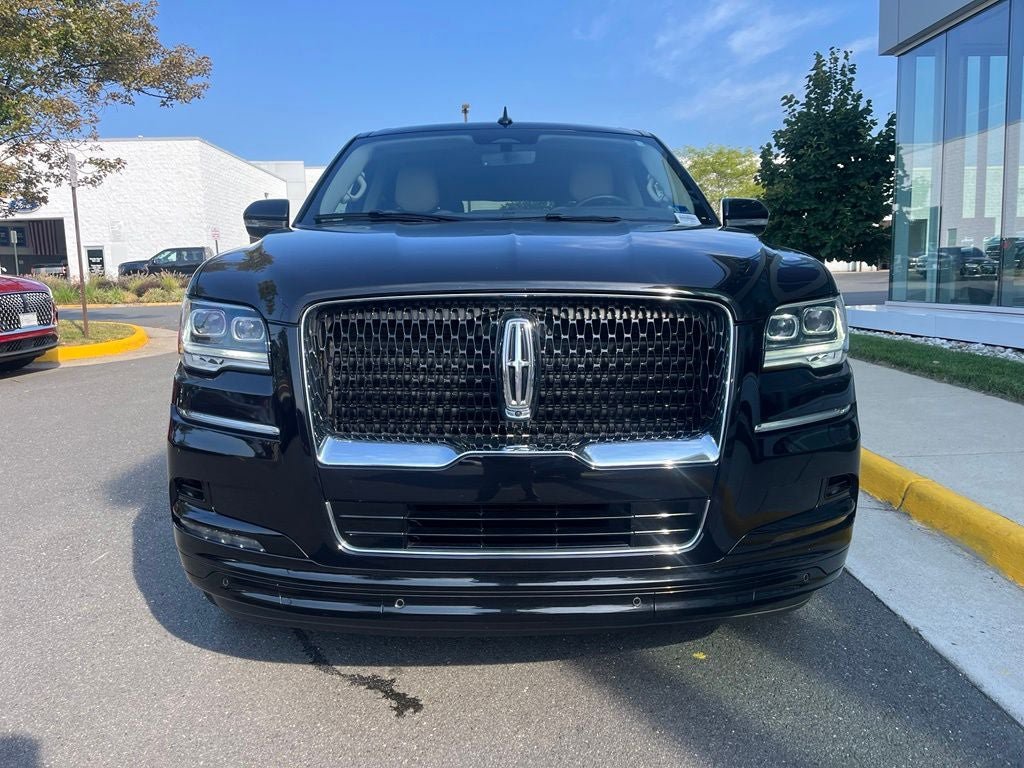 Certified 2023 Lincoln Navigator L Reserve AWD/4WD image 2