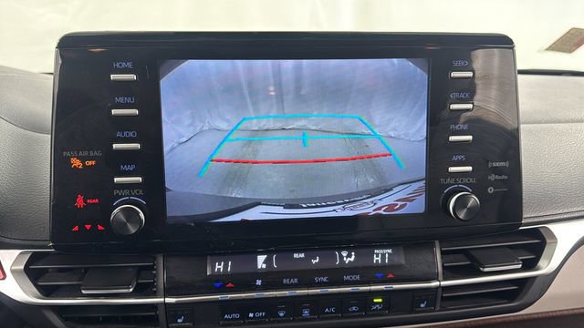 Used 2024 Toyota Sienna XLE image 29