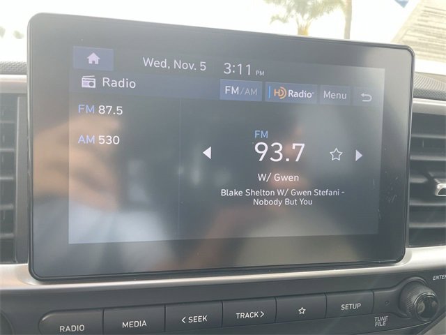 Used 2023 Hyundai Venue SEL image 13