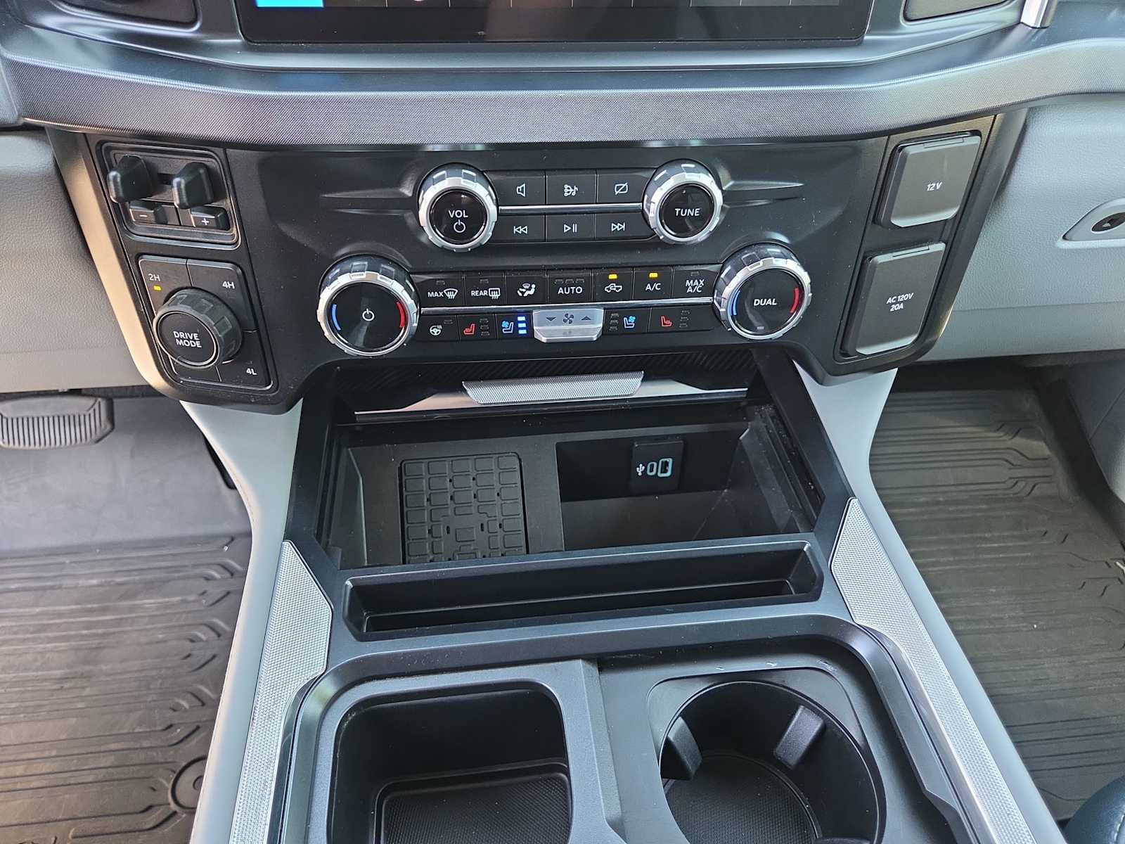 Used 2023 Ford F450 Limited w/ FX4 Off-Road Package AWD/4WD image 25