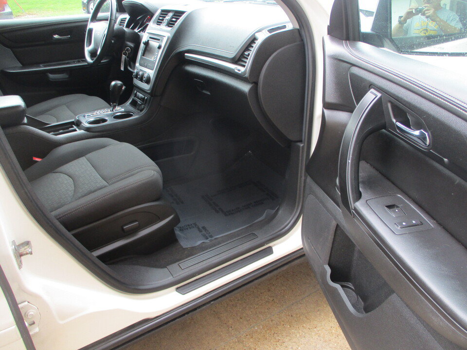 Used 2015 GMC Acadia SLE AWD/4WD image 19