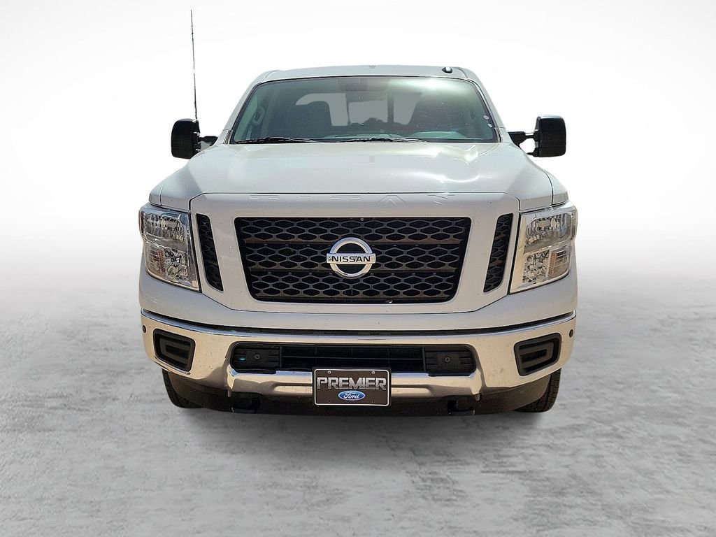 Used 2019 Nissan Titan SV w/ SV Convenience Package image 3