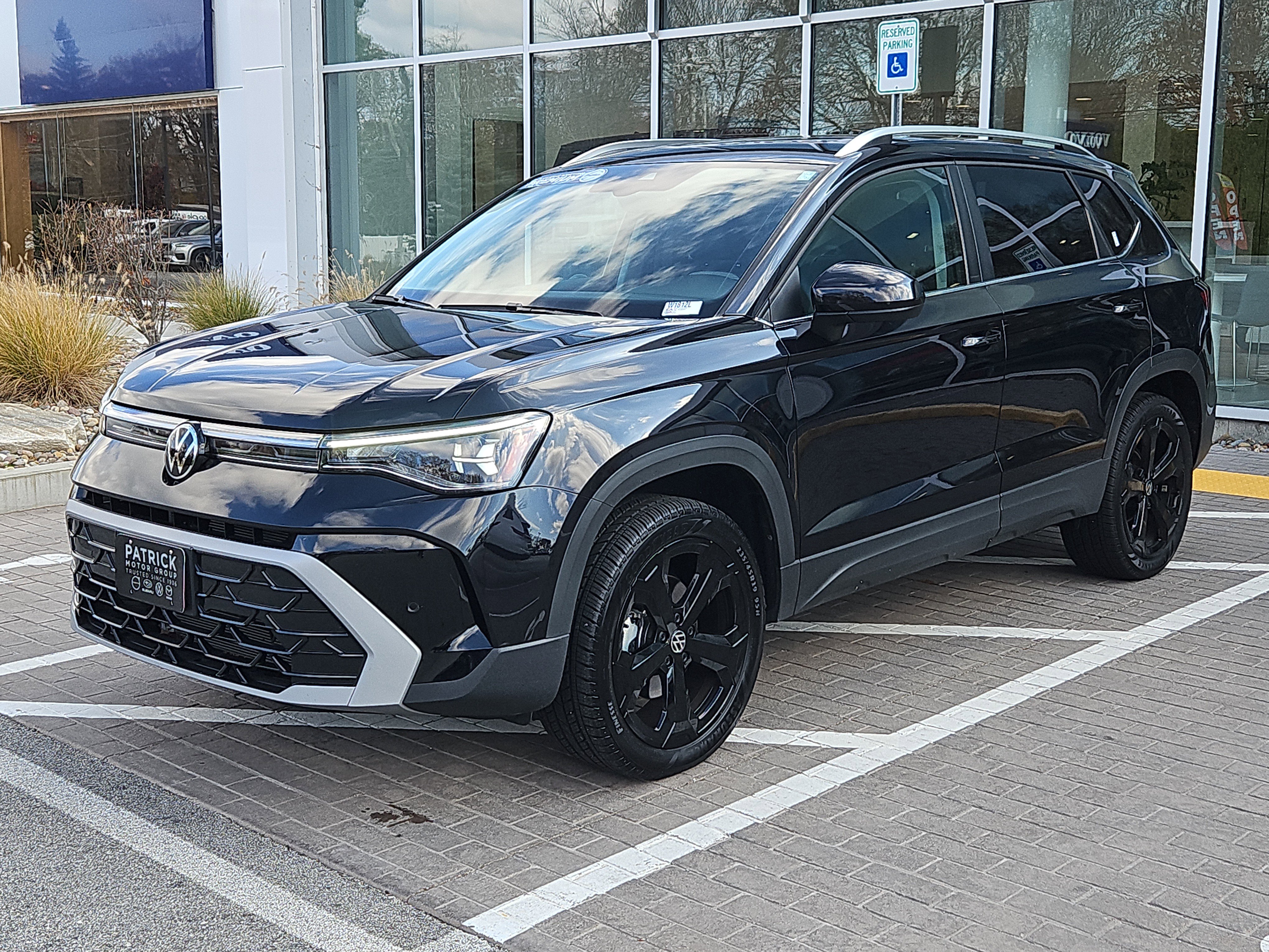 Used 2025 Volkswagen Taos SEL image 25