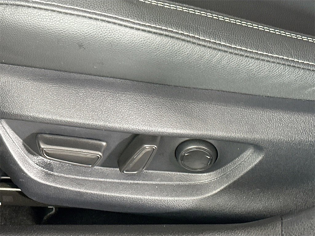 Used 2025 Toyota Camry SE image 22