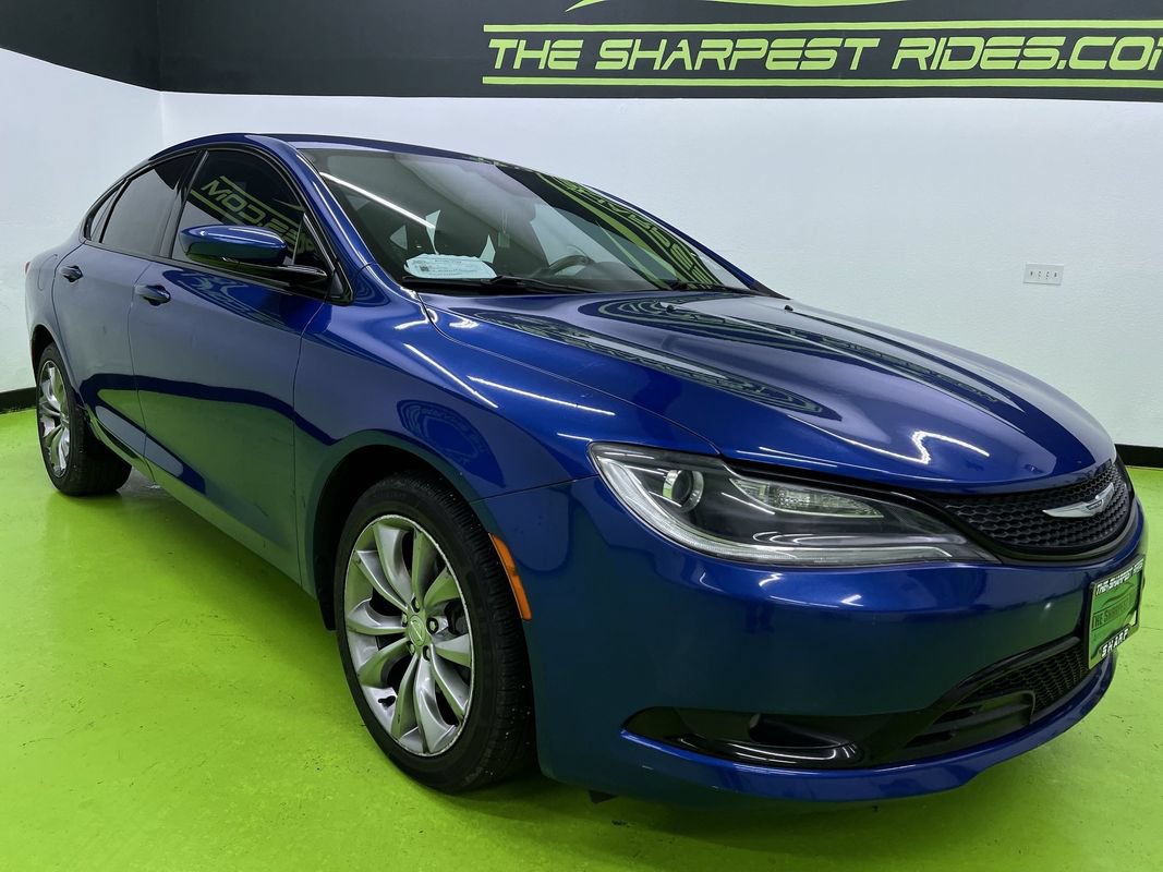 Used 2016 Chrysler 200 S w/ Navigation & Sound Group I FWD image 2