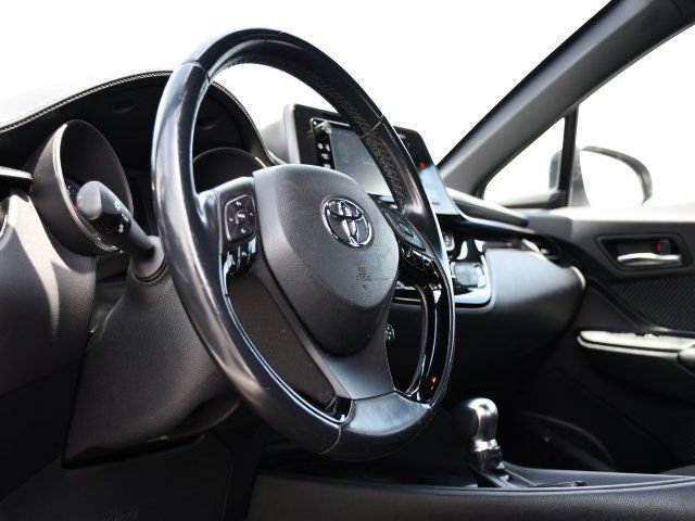 Used 2018 Toyota C-HR XLE FWD image 15