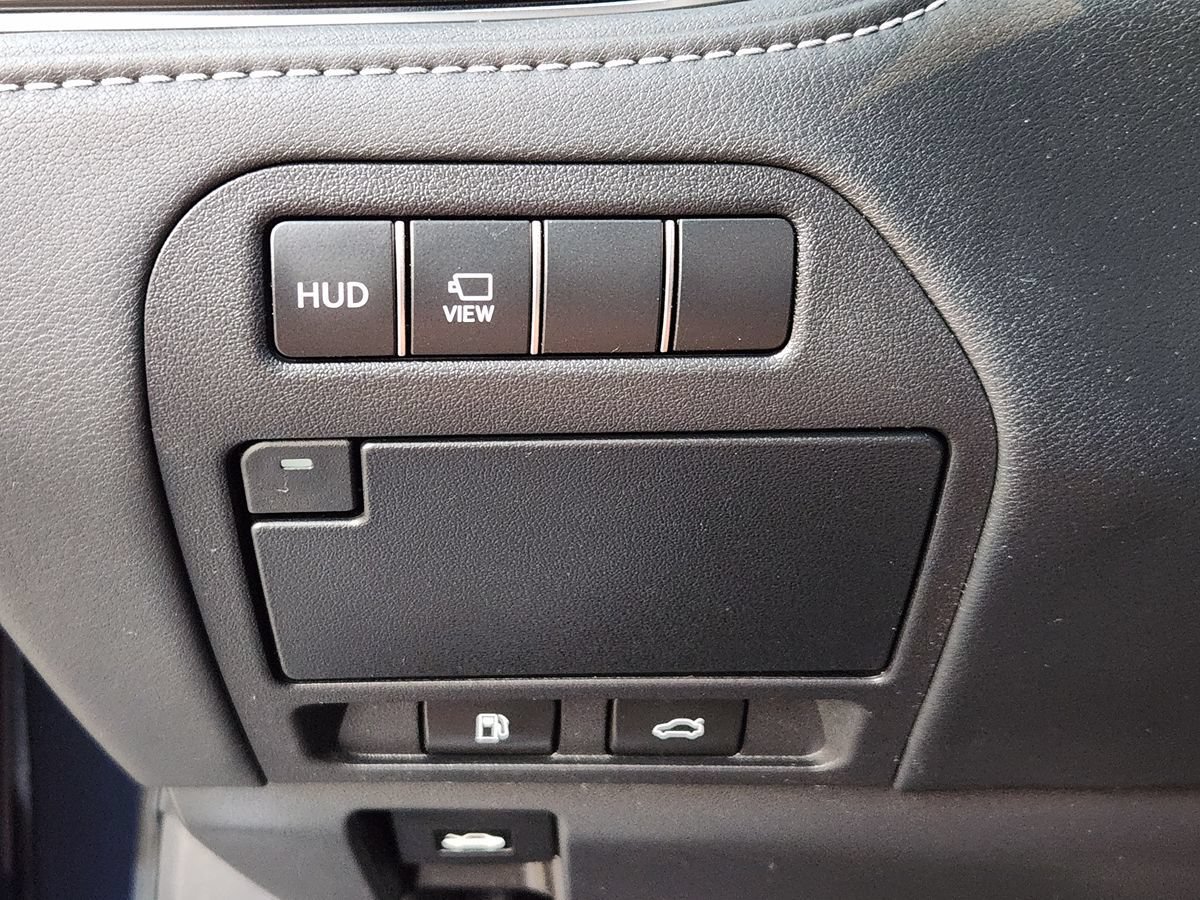 Used 2022 Lexus LS 500 w/ Interior Upgrade Package RWD image 40
