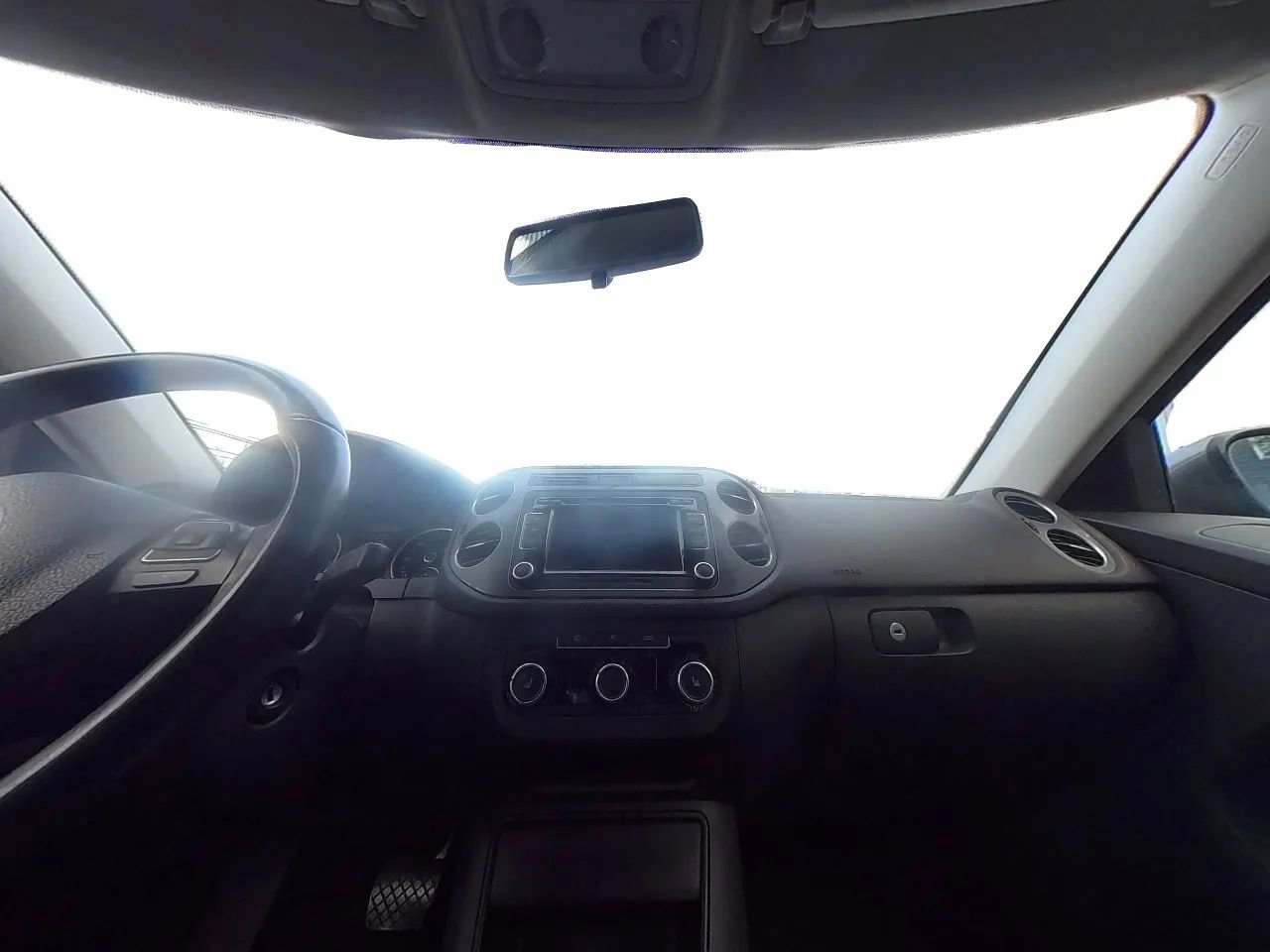 Used 2012 Volkswagen Tiguan S image 22