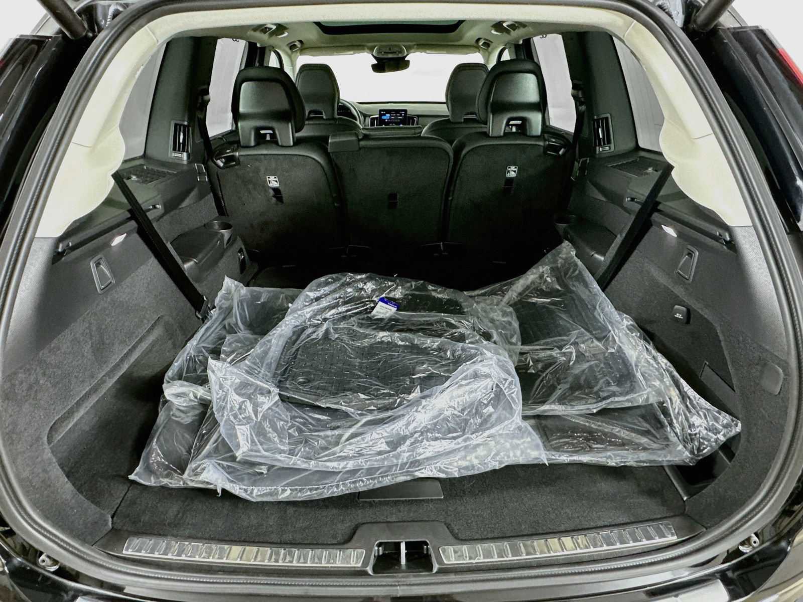 Used 2026 Volvo XC90 B6 Ultra AWD/4WD image 38
