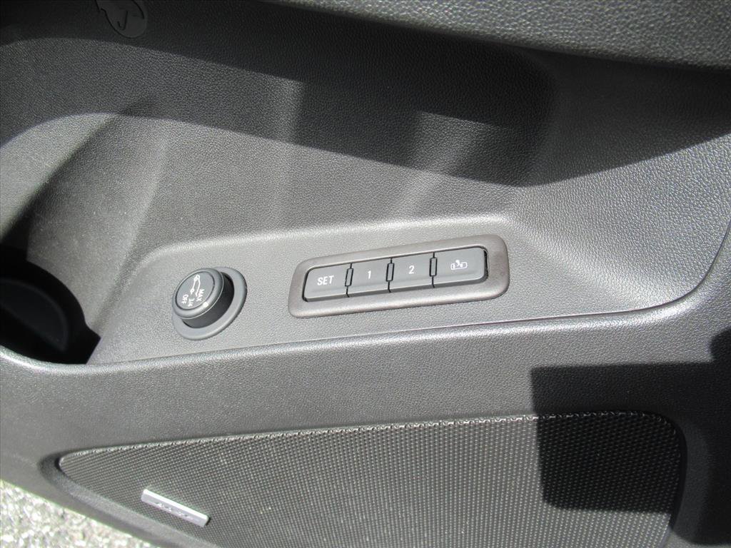 Used 2021 Chevrolet Equinox Premier FWD image 20