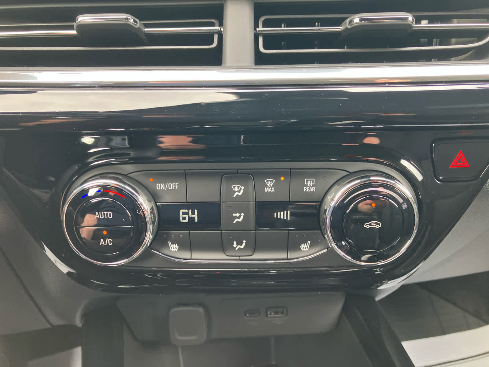 New 2026 Chevrolet Trax RS w/ Driver Confidence Package image 24