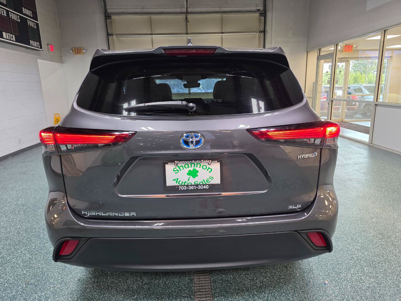 Used 2022 Toyota Highlander XLE AWD/4WD image 8