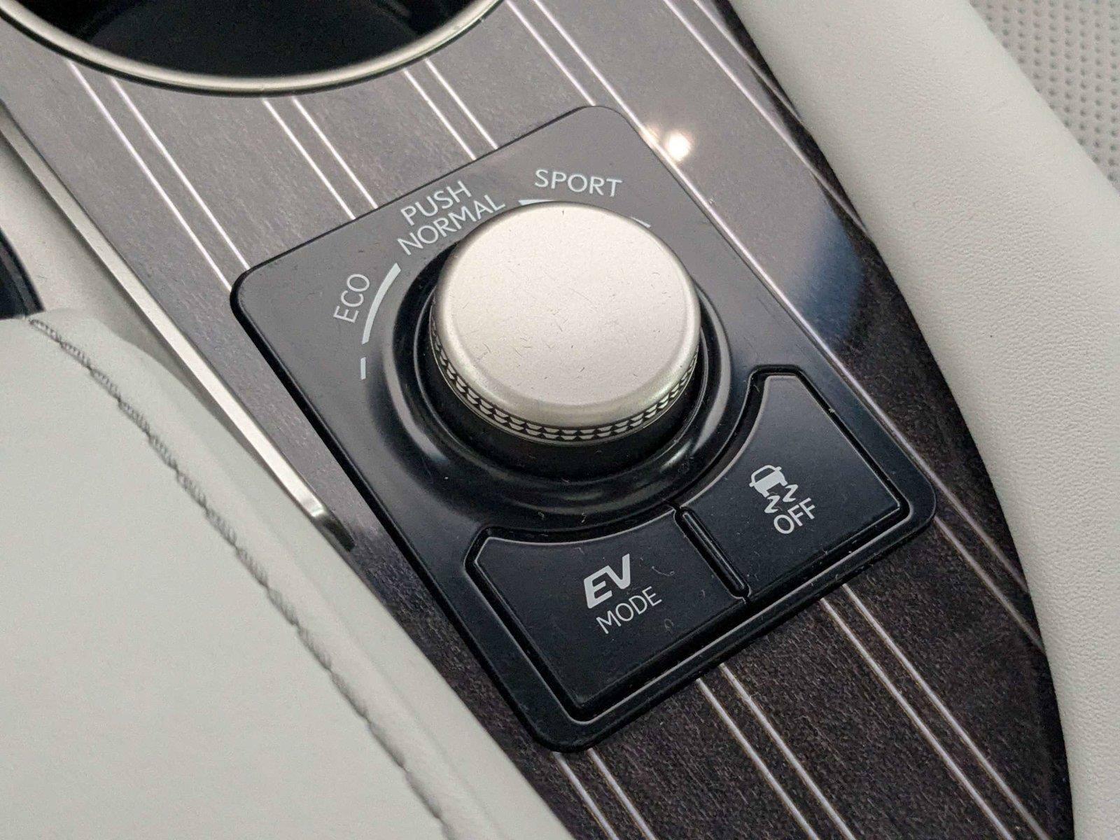 Used 2019 Lexus RX 450h AWD w/ Luxury Package image 25
