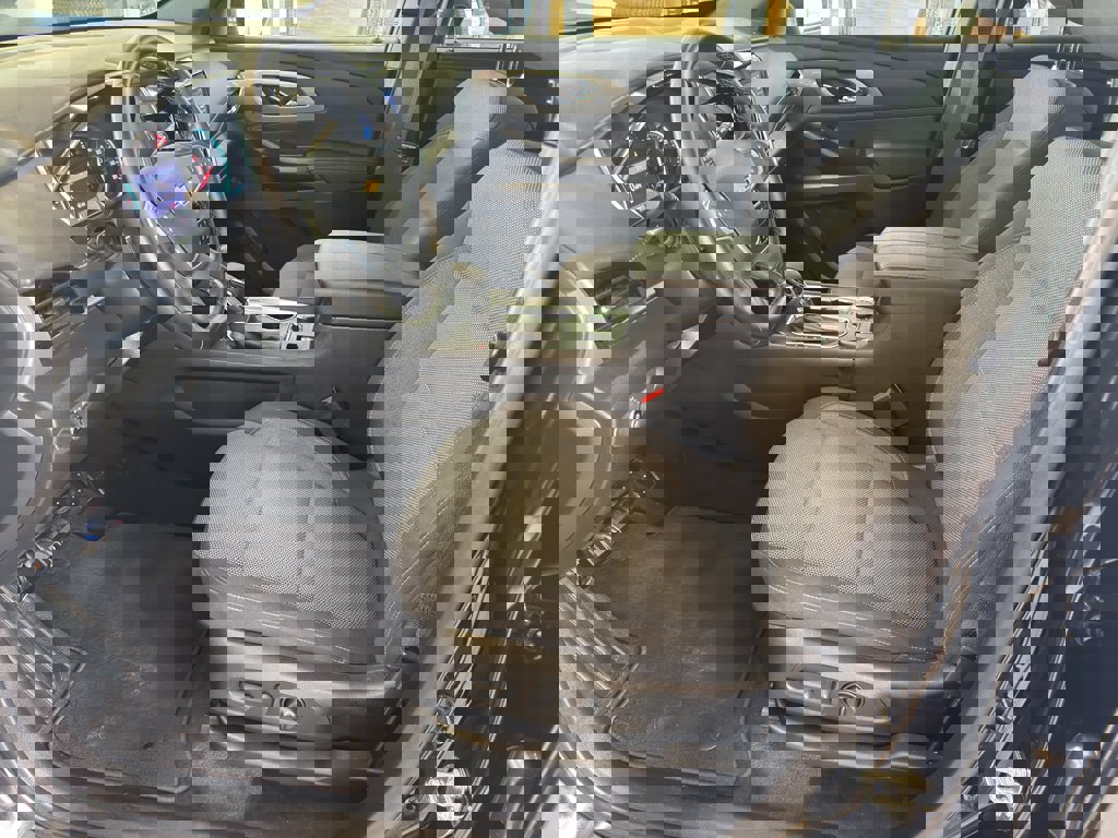 Used 2023 Chevrolet Traverse LT image 9