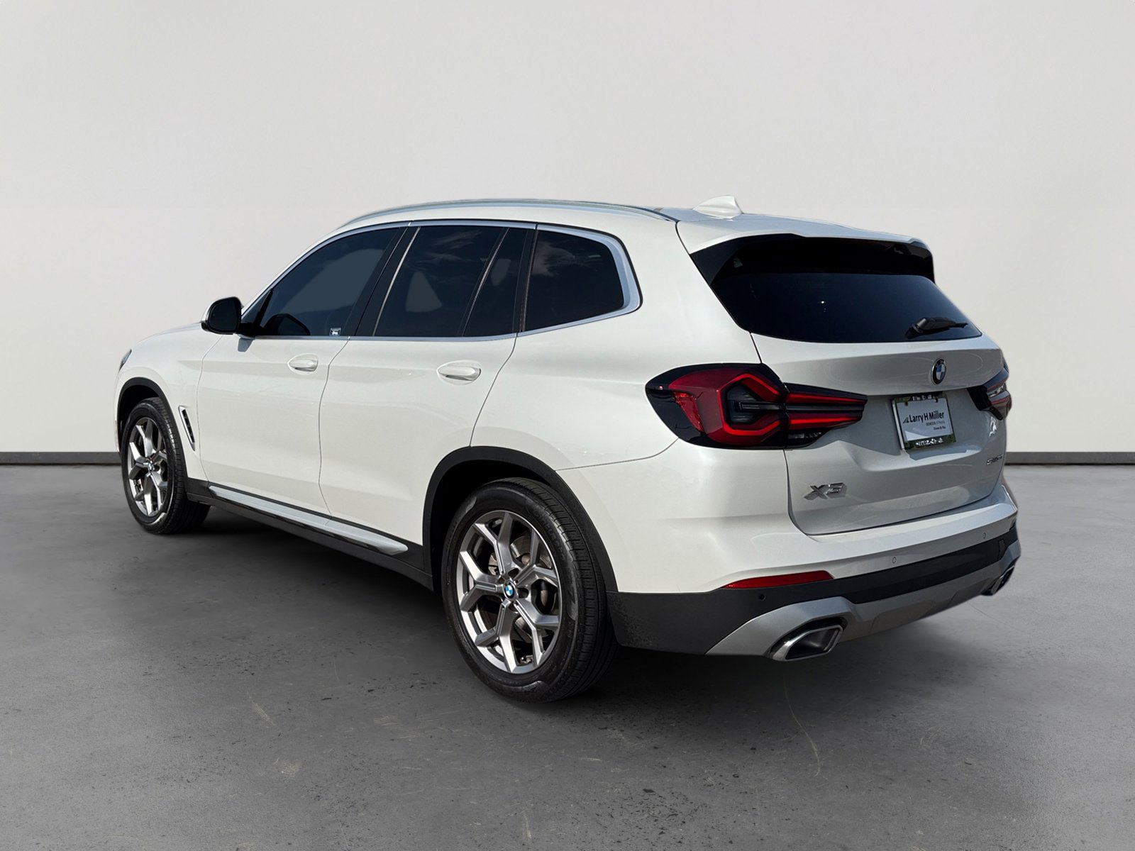 Used 2022 BMW X3 sDrive30i w/ Premium Package 2 RWD image 3