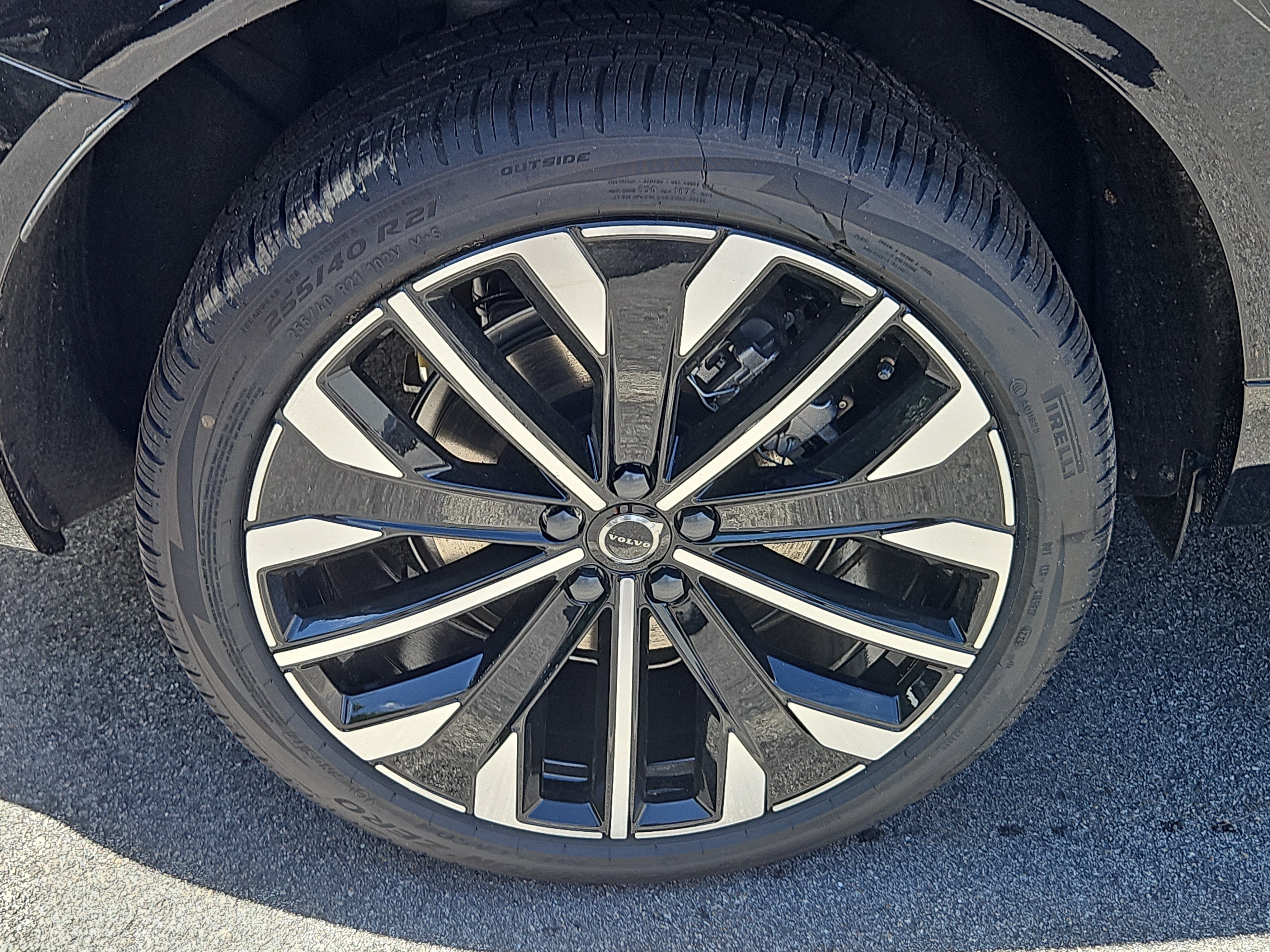 New 2026 Volvo XC60 T8 Ultra w/ Protection Package Premier AWD/4WD image 19