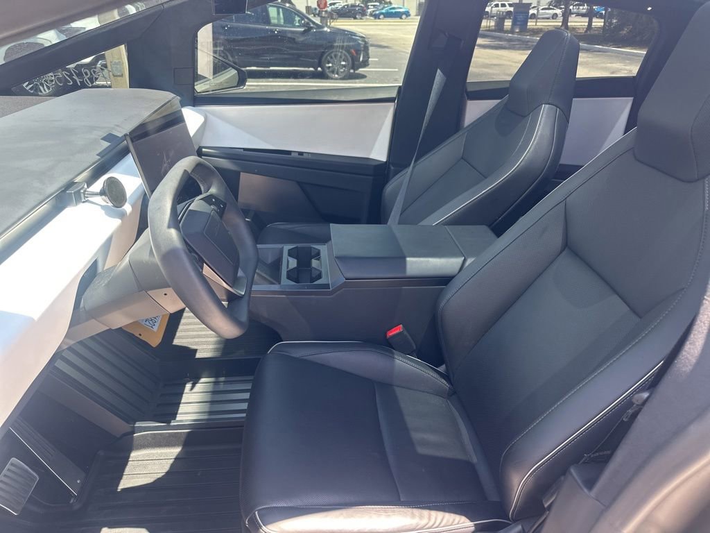 Used 2024 Tesla Cybertruck AWD Crew Cab image 9