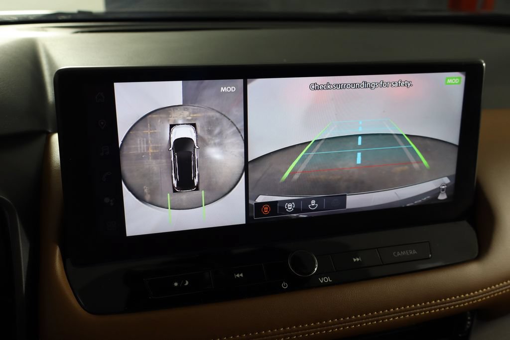 Used 2025 Nissan Rogue Platinum FWD image 39