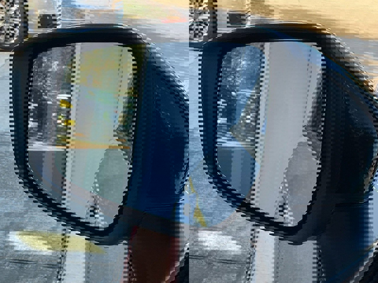 New 2025 Nissan Versa SR w/ Trunk Package image 11