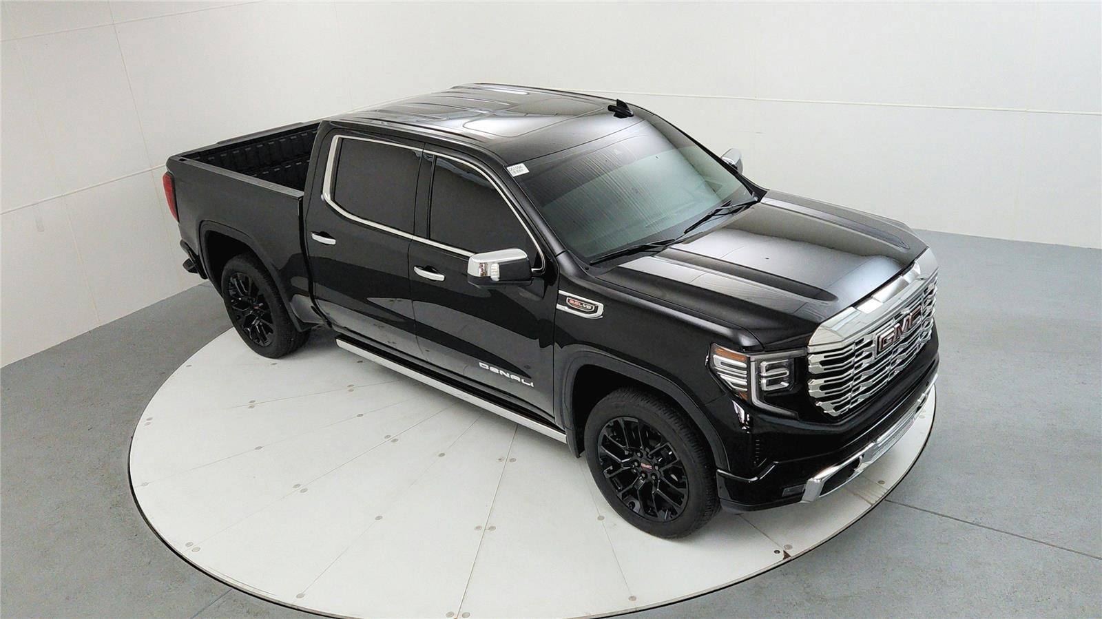 Used 2025 GMC Sierra 1500 Denali w/ Denali Reserve Package image 13