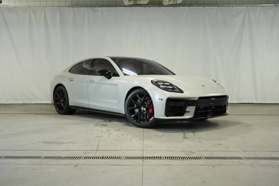 Certified 2025 Porsche Panamera GTS image 9