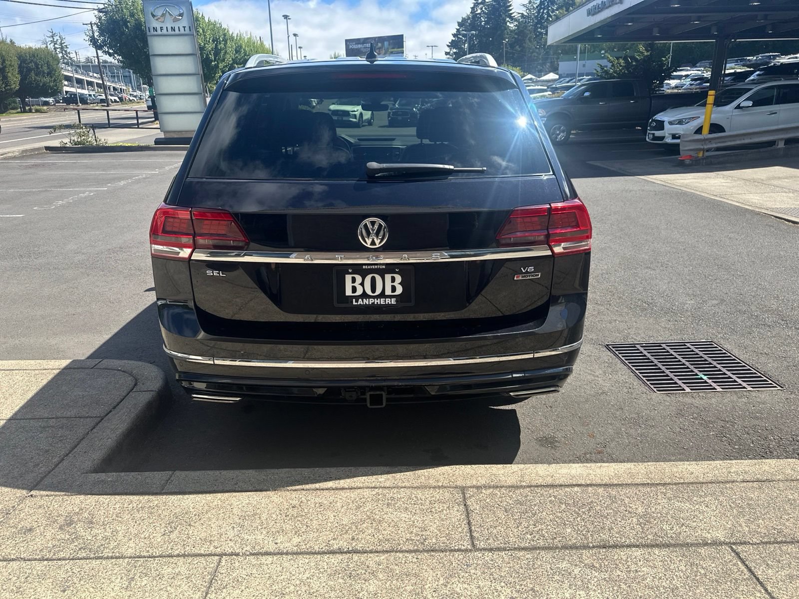 Used 2019 Volkswagen Atlas SEL R-Line AWD/4WD image 4