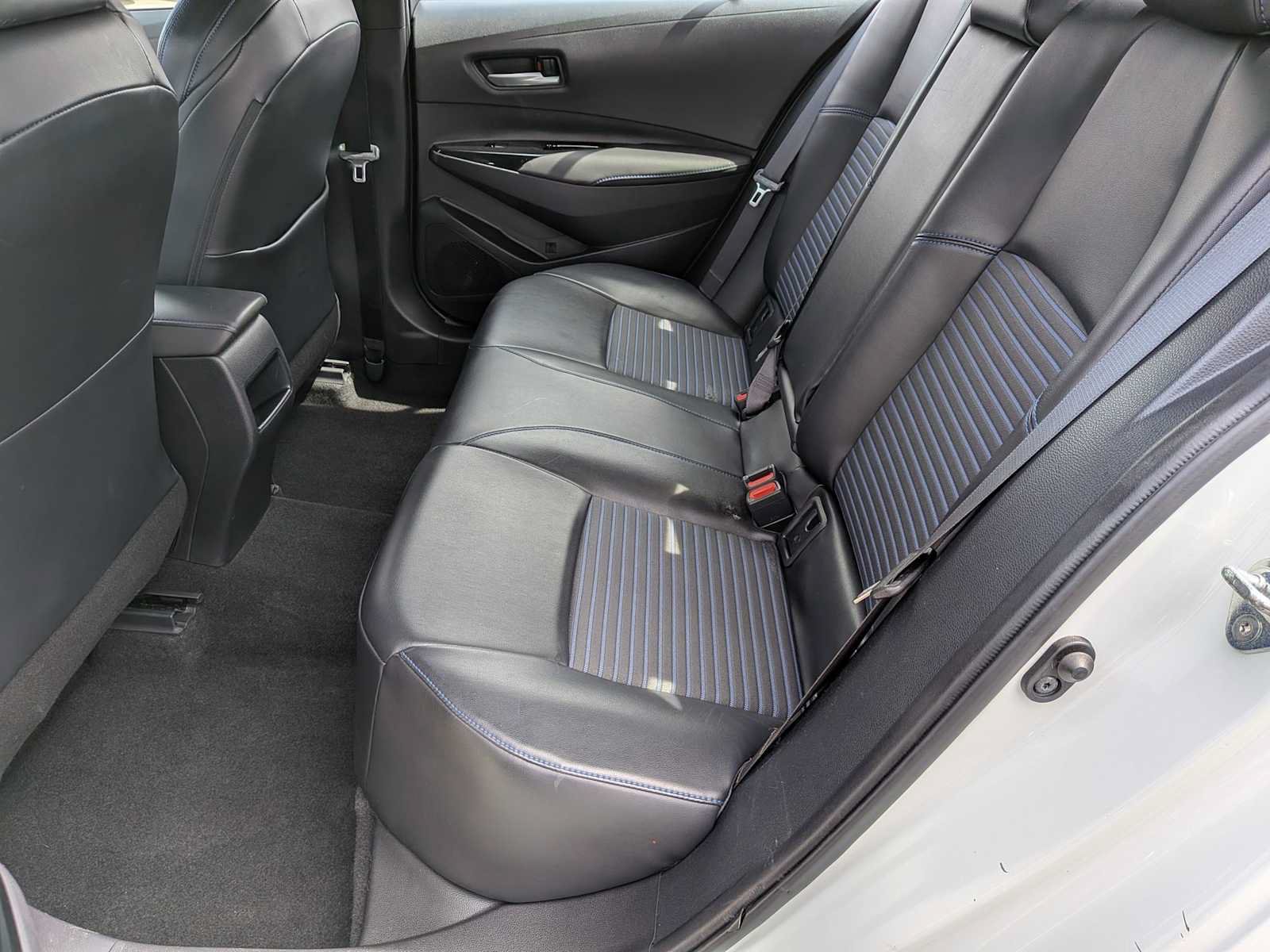 Used 2020 Toyota Corolla XSE FWD image 19