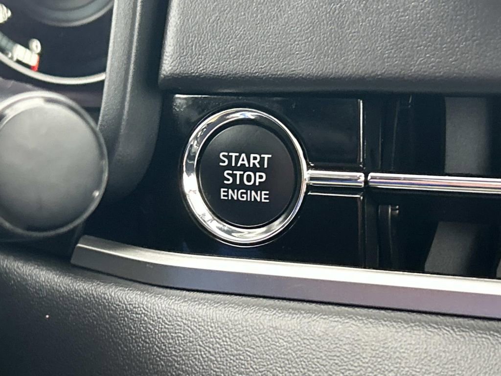 Used 2024 Mitsubishi Outlander SE image 36