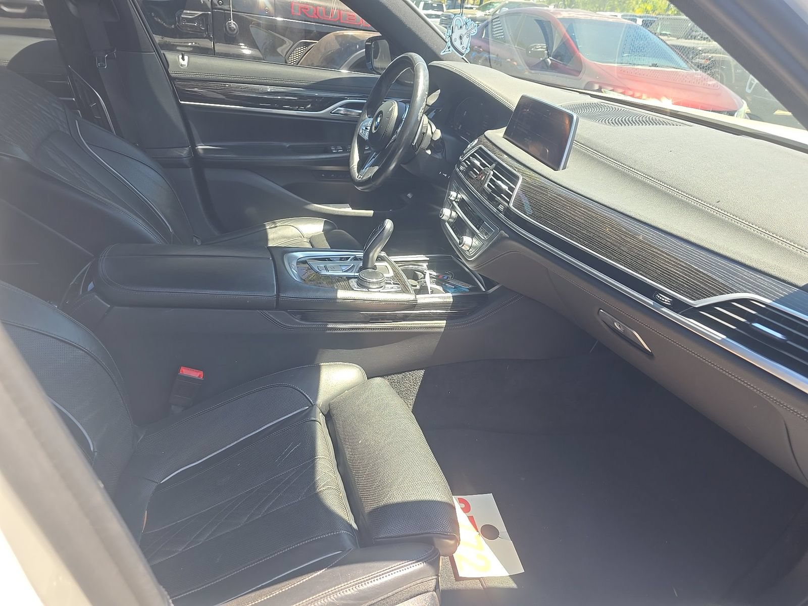 Used 2020 BMW 750i xDrive w/ M Sport Package AWD/4WD image 13