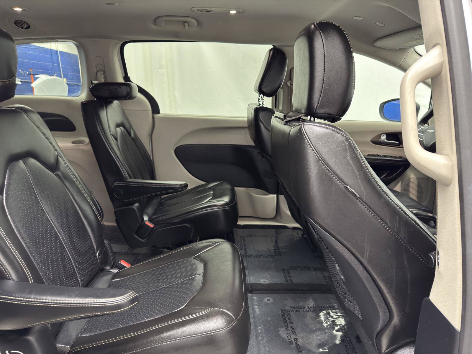 Used 2021 Chrysler Voyager Lxi FWD image 30