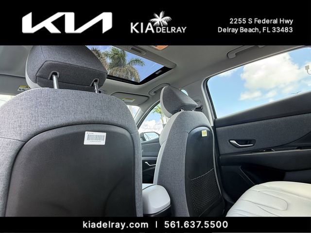 Used 2024 Hyundai Elantra Limited image 15