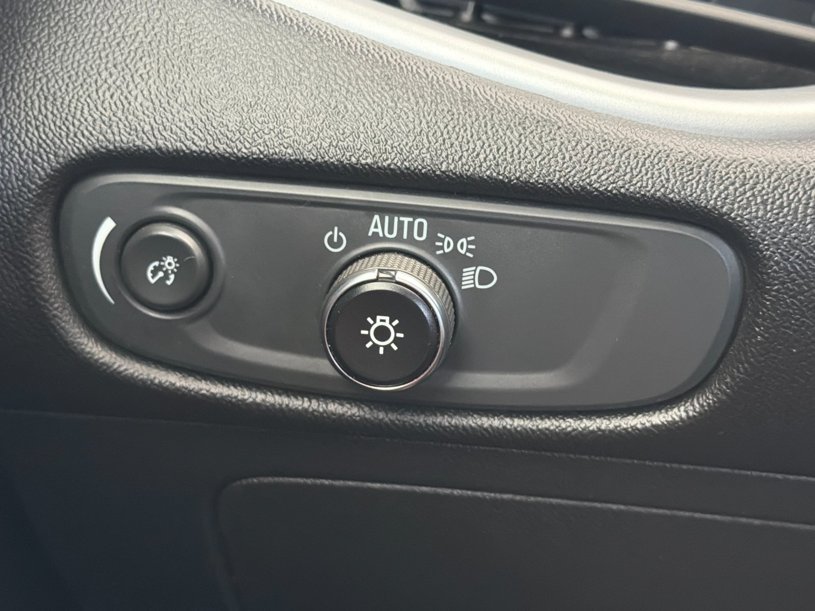 Used 2024 Chevrolet Malibu LT FWD image 31