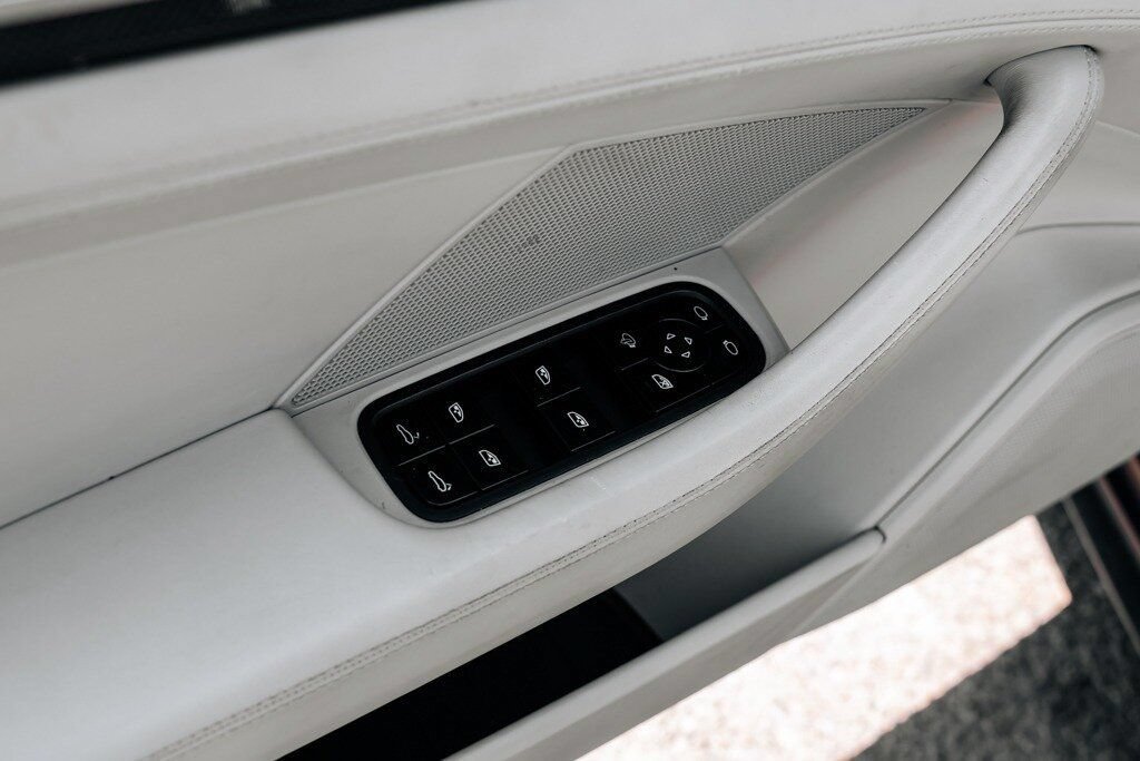 Used 2017 Porsche Panamera 4S AWD/4WD image 19