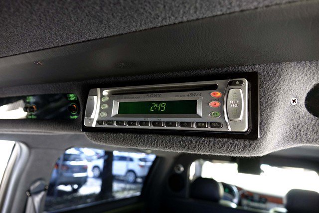 Used 2001 Cadillac De Ville Limousine FWD image 25