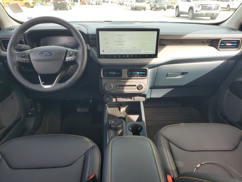 Used 2025 Ford Maverick Lobo image 24