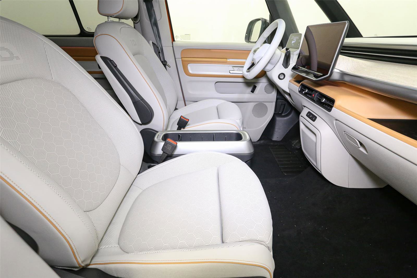 New 2025 Volkswagen ID. Buzz 1st Edition image 10