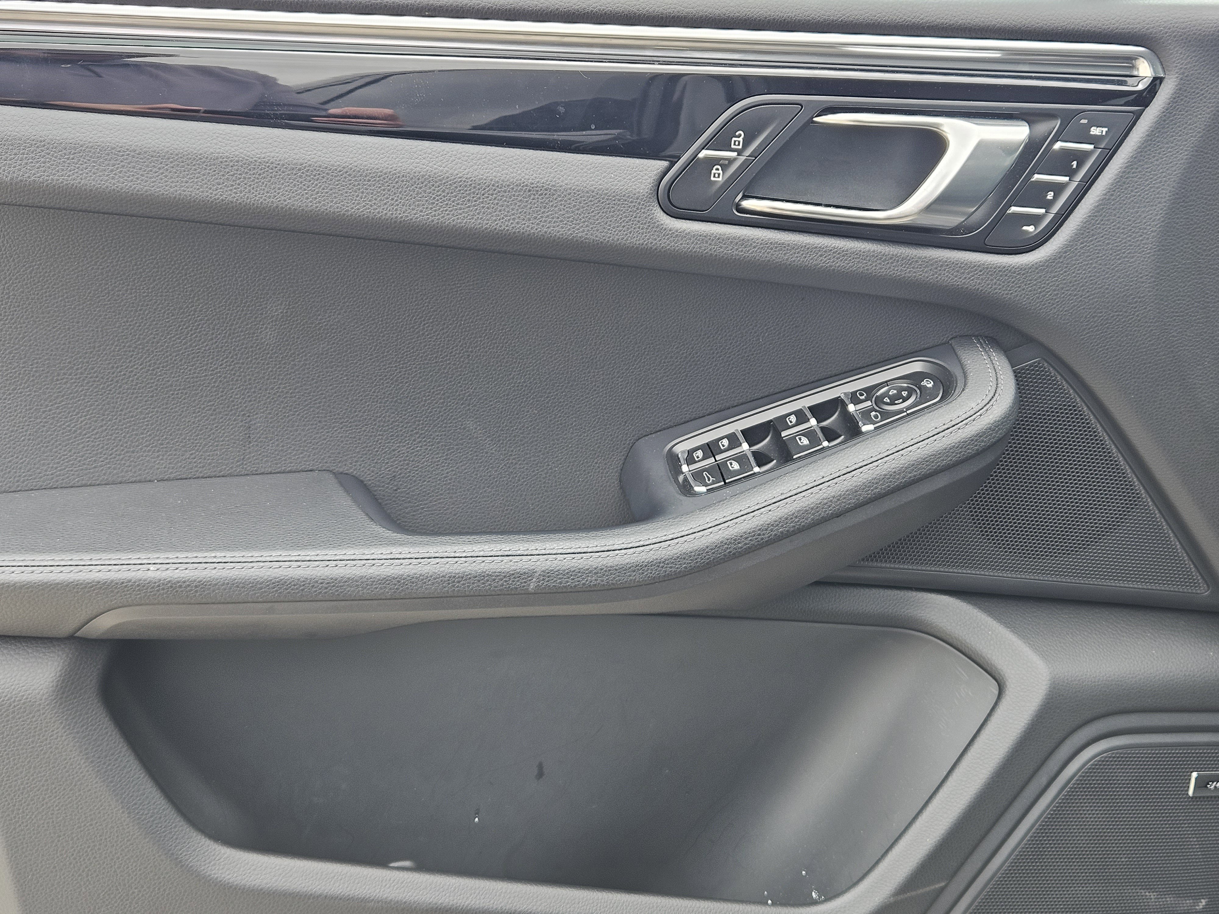 Used 2026 Porsche Macan image 22