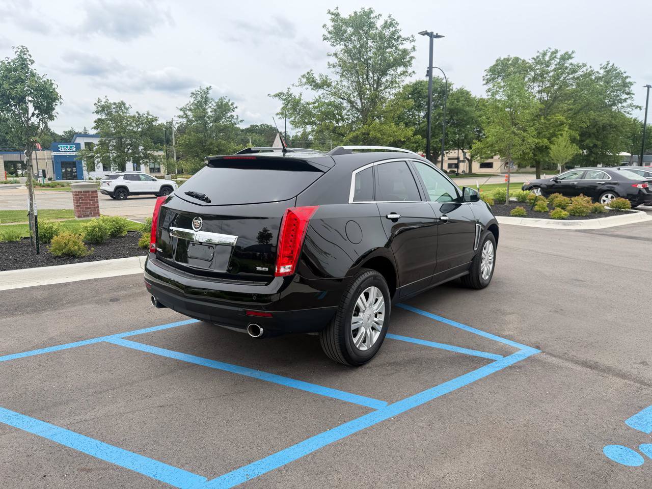 Used 2013 Cadillac SRX Luxury FWD image 5