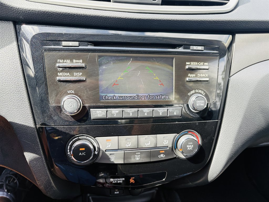 Used 2015 Nissan Rogue S image 8