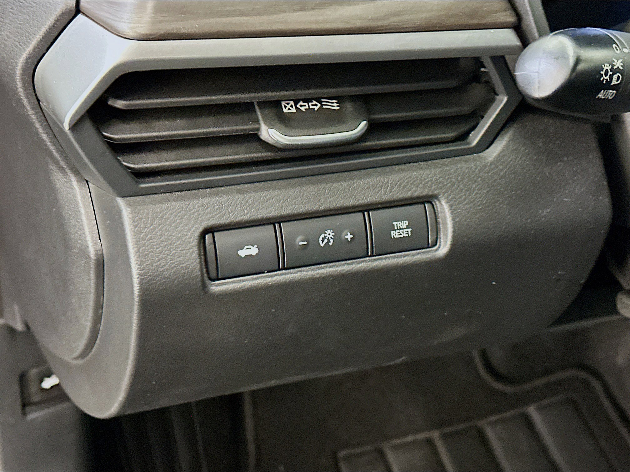 Used 2025 Nissan Altima 2.5 SV image 17