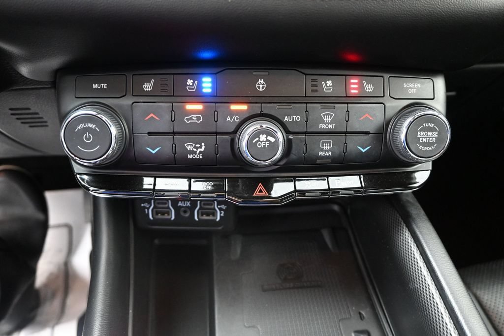 Used 2021 Dodge Durango R/T w/ Blacktop Package AWD/4WD image 26