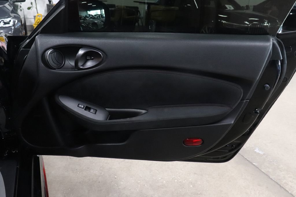 Used 2020 Nissan 370Z NISMO image 25