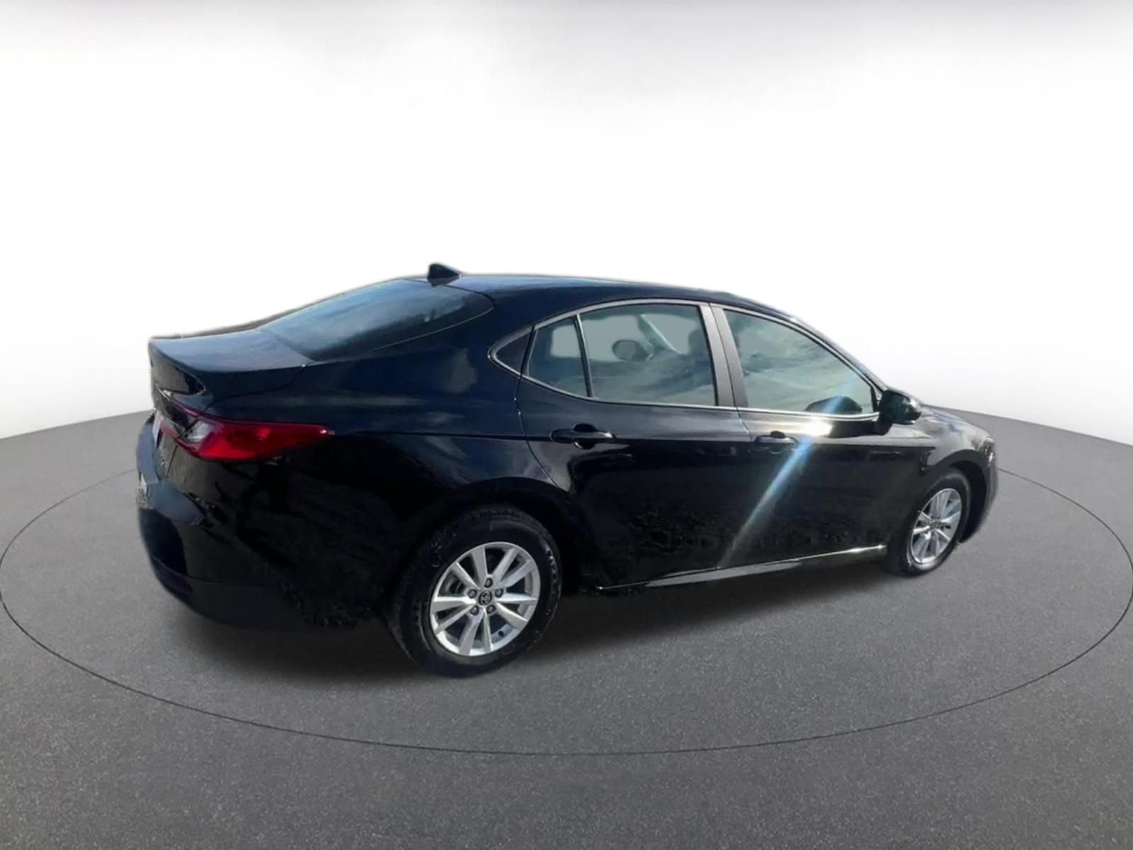 Used 2025 Toyota Camry LE image 15