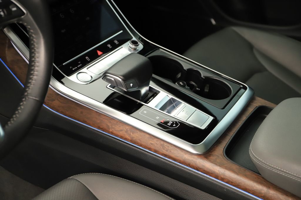 Used 2019 Audi Q8 Prestige image 17