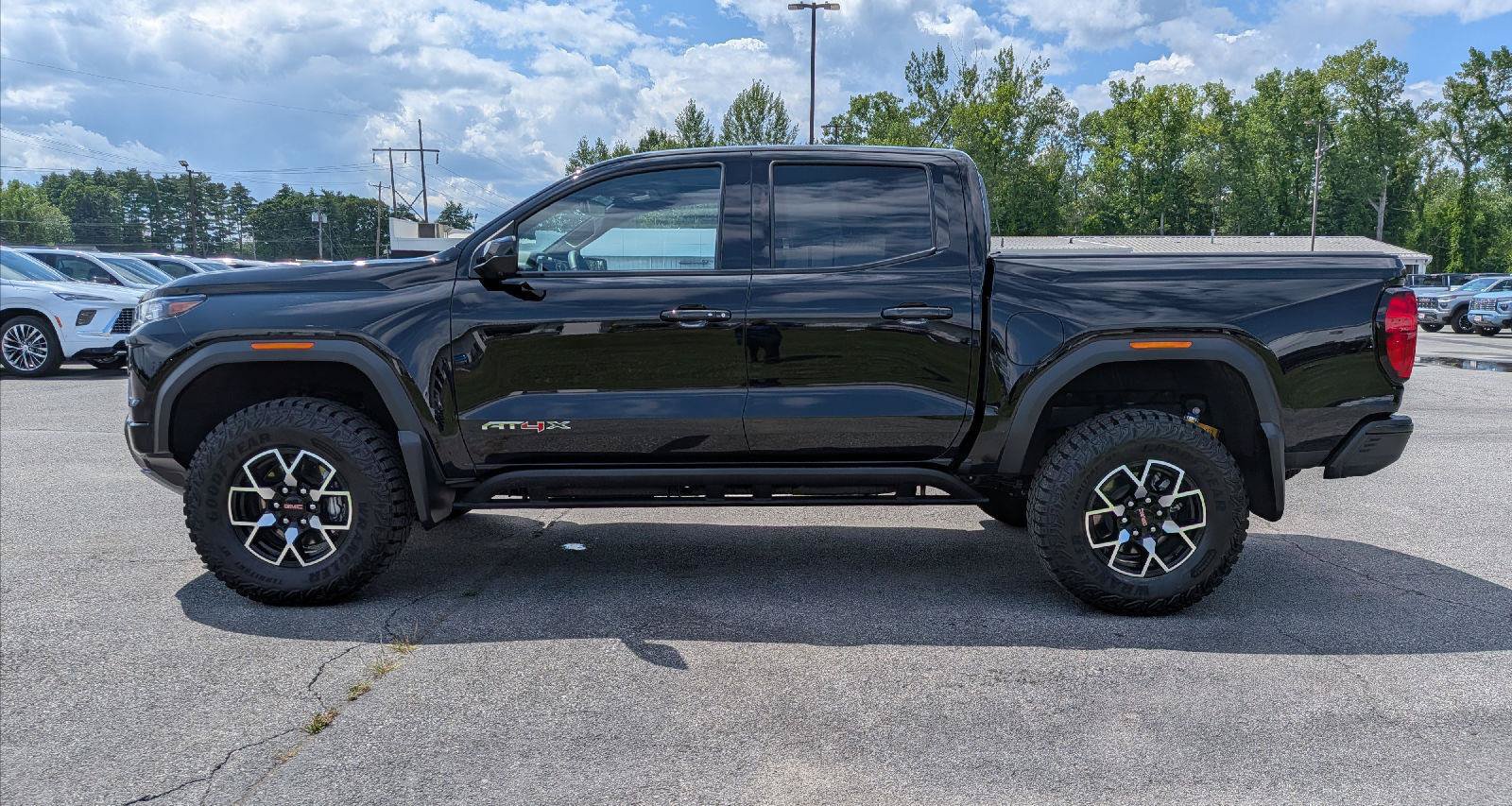 Used 2026 GMC Canyon AT4X AWD/4WD image 6