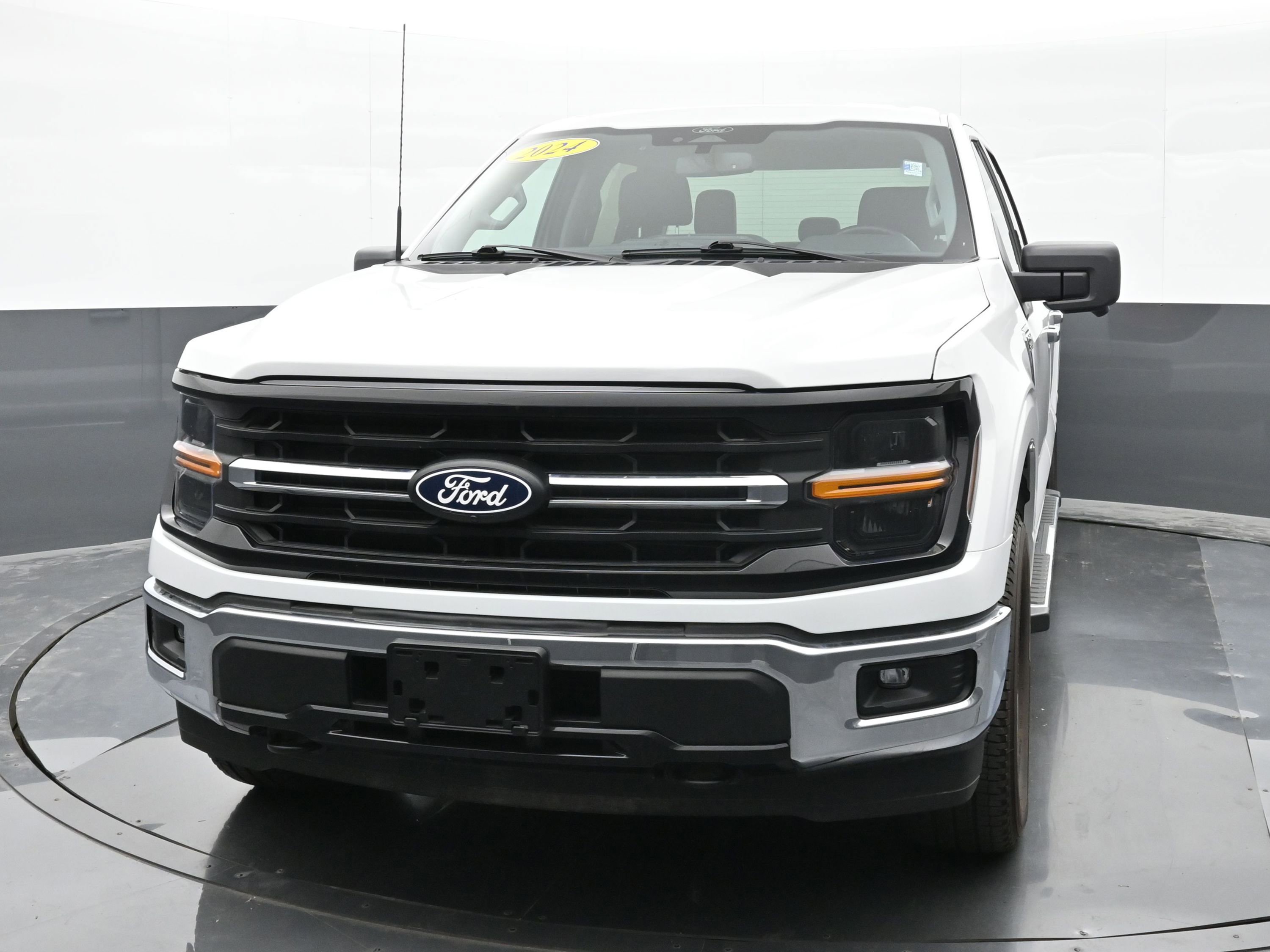 Used 2024 Ford F150 XLT image 3