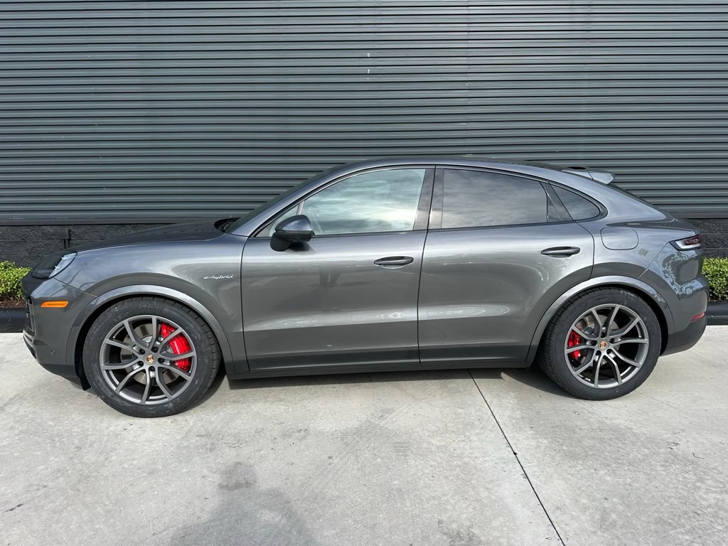Certified 2026 Porsche Cayenne S AWD/4WD image 2